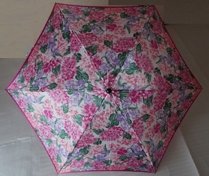 Christian Dior　クリスチャンディオール　レディース　雨傘　折りたたみ傘　三つ折り　ピンクがメインの花柄　携帯用　軽量　小型