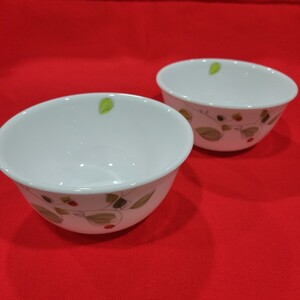 №8039 中古食器 CORELLE 苺柄 ボウル皿 口径約12.5cm 2枚