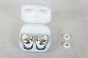 ★中古美品・送料無料・1円スタート★ SAMSUNG/サムスン Galaxy Buds Pro SM-R190NZSAXJP [ファントムシルバー] ワイヤレスイヤホン ①