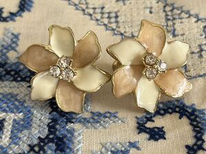 ヴィンテージ ** 70s 美しいエナメルのフラワー イヤリング vintage earrings