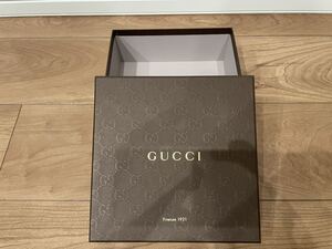 売切り！　GUCCI　小箱　化粧箱　専用箱　茶色　こげ茶色　ブラウン　BROWN　グッチ　非売品　直営店　宝物入れ　小物入れ　貴重品入れ