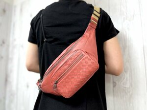 極美品 BOTTEGA VENETA ボッテガヴェネタ イントレチャート ボディバッグ ウエストポーチ バッグ レザー ダスティピンク メンズ 71846Y