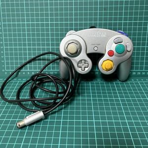 中古 ゲームキューブコントローラー DOL-003 シルバー ゲームキューブ NGC 任天堂 Nintendo GAMECUBE 単品 動作未確認