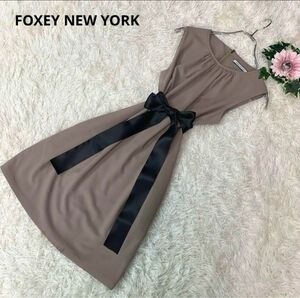 FOXEY【ストレッチ/Aライン◆フェアリーギャザー 膝丈ワンピース】M相当 Aライン リボン 洗える ノースリーブ モカ フォクシーニューヨーク