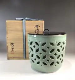 Ｐ７１８　水指　『廣州窯造』『七宝文』『青磁水指』　共箱　茶道具