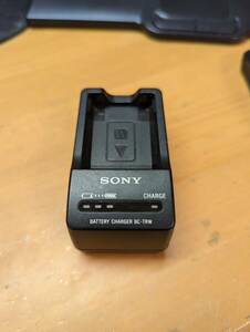 ★中古美品★SONY純正 バッテリーチャージャー BC-TRW バッテリー充電器