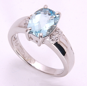 《質屋出品》Pt900★天然アクアマリン1.9ct+ダイアモンドリング★C-4636