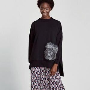 ZARA ザラ　トレーナー　スウェット　ポケット　フェイクファー　トップス　オーバーサイズ　ブラック　M