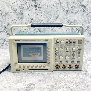 2237//Tektronix TDS3034B 300MHz・2.5GS/s デジタルオシロスコープ