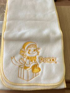 新品　未使用　ペコちゃん　フリース　マフラー