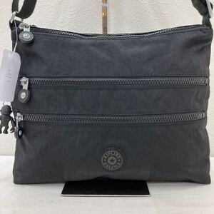 □48−2893 良品 kipling キプリング レディース ショルダーバッグ 斜めがけバッグ 黒 ブラック チャーム付き カジュアル シンプル 無地