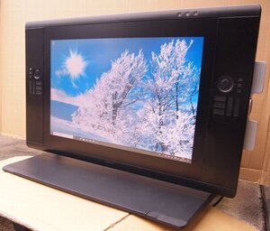 NoT776☆WACOM Cintiq 24HD touch DTH-2400/K 24型タブレット液晶 指操作OK ACアダプタ付属/ペン欠品/レバー折れ ジャンク品扱い☆