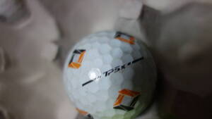 テーラーメイド　TP5x pix 2024年　1個 　TaylorMade 白 1