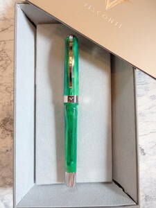 ◆【未使用・新品】ヴィスコンティ オペラ万年筆 CAROUSEL GREEN ペン先：14K585ソリッドゴールド M