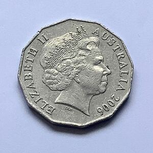 【希少品セール】オーストラリア エリザベス女王肖像デザイン 50セント硬貨 2006年 1枚
