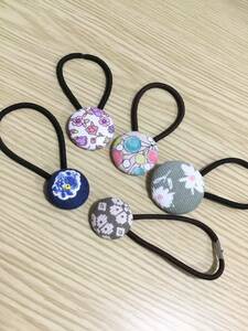 ☆ハンドメイド　ヘアゴム ５個セット　くるみボタン 花柄　手作り☆