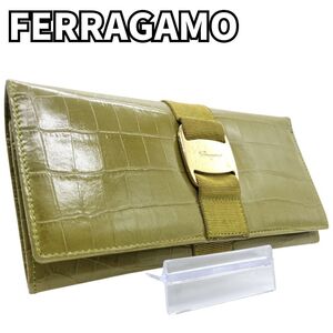 洗練されたエレガンス★　サルヴァトーレフェラガモ FERRAGAMO　長財布 フラップウォレット リボン クロコ型押し ゴールドロゴ　グリーン