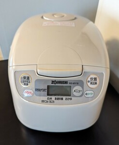 マイコン炊飯ジャー ZOJIRUSHI 象印 5.5合炊き おいしく炊ける 家庭用 ベージュ NS-MY10型 中古