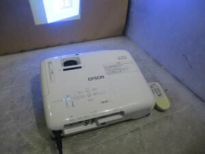 [A2-6/E60803‐1]開封未使用品★EPSON プロジェクター EB-X18 ランプ使用時間 明るさ 高：0H 低：0H　リモコン付き★