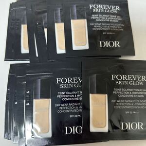 DIOR ディオールスキン フォーエヴァー フルイド グロウ0 N ニュートラル　リキッド ファンデーション0.7ml × 20包　新品未使用