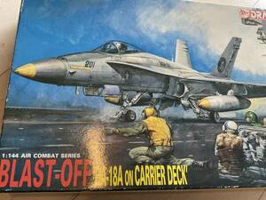 1/144 DRAGON F/A-18A & Carrier deck / ドラゴン ホーネット&キャリアデッキ