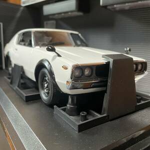 新品未展示品　京商1/18ニッサンスカイライン2000GT-R/ケンメリRホワイト美品