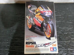 T【Y6-82】【80サイズ】▲内袋未開封/未組立/タミヤ 1/12 レプソル ホンダ RC211V 