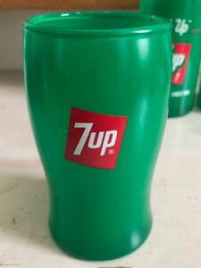 レトロ　7up タンブラー③　セブンアップ　グリーン色のコップ　ポップ　レトロポップ