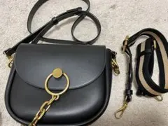 charles&keith チャンキーチェーンリンク　サドルバッグ　black