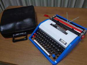 完動品　olivetti Lettera DL　オリベッティタイプライター　フランス　トリコロール調にカスタムカラー