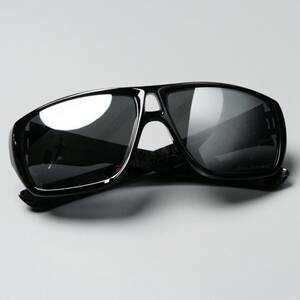 MF6082◎USA製 OAKLEY オークリー DISPATCH ミラー 偏光 レンズ ポラライズドレンズ サングラス OO9020-02 Polished Black/Silver Text