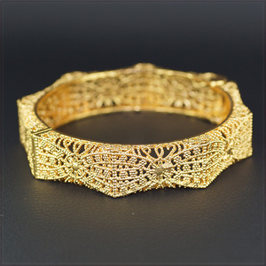 [BANGLE] 24K Gold Plated ハイクオリティ 八角形 フラワー ツタ ネット デザイン ゴールド リング バングル 15x75.5mm (34g) 【送料無料】