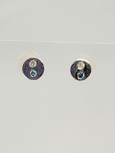 ☆k18wg★天然ダイヤ0.04ct☆ピアス☆70