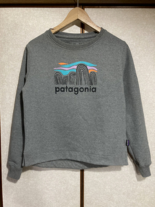 【patagonia：パタゴニア】レディース ロゴ スウェット トレーナー regular fit 裏起毛 ストレッチ sizeXS/グレー