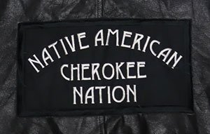 VE51ブランデッドBRANDEDアメリカ古着アメリカ製レザーベスト黒系ライダースベスト革ジャンNATIVE AMERICANネイティブ刺繍クラブチーム