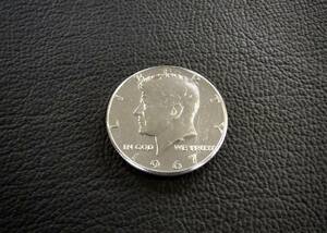 1967年 ケネディ50セント銀貨　送料無料（13964）シルバー400　USA 貨幣　ハーフダラー アメリカ 硬貨