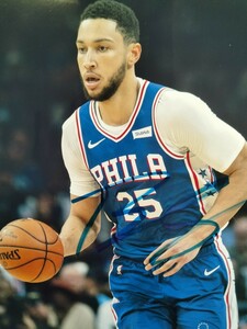 ベン・シモンズ直筆サイン入り超大型写真 …Ben Simmons…オーストラリアのプロバスケットボール選手