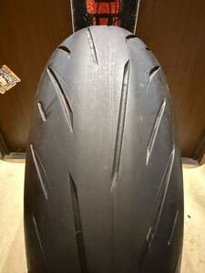 中古MCタイヤ BRIDGESTONE BATTLAX S22 190/50ZR17 パンク修理痕あり ブリヂストン バトラックス 190 50 17 1321 M3566