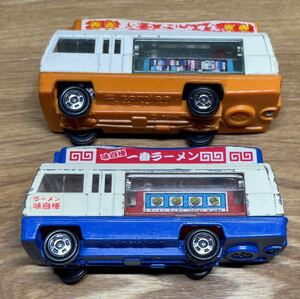 tomica トミカ いすゞ ジャーニー　ISUZU JOURNEY 「いどうとしょかん」「一番ラーメン」2台セット　no.62 s=1/98 TOMY