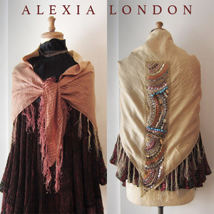 ALEXIA LONDON　トライアングル　ビジューショール　スカーフ　ベージュ