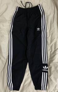 adidas originals! PAKAIAN adidas! LOCK UP TRACK PANTS! トレフォイルロゴ+3ストライプス! ED7542! ナイロン 100%! S