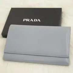 美品　PRADA プラダ　折り財布　二つ折り　レザー　ロゴグラム　ブルー