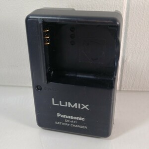 Panasonic LUMIX バッテリーチャージャー DE-A11A 通電確認済