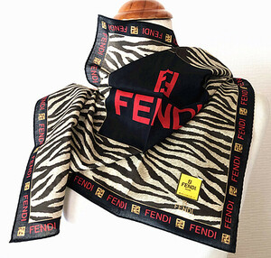 超人気【レア柄】フェンディFENDI◆大判ハンカチ　ミニスカーフストール★膝掛（0701C7ー122100）