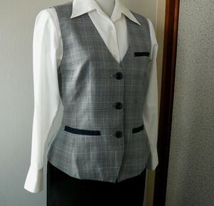 ●送料230円●　中古品　7号　ベスト　OL制服　コスプレ衣装　ユニフォーム