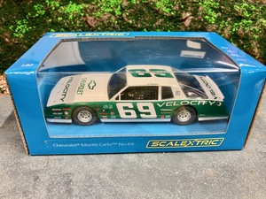 1/32 SCALEXTRIC C3947 Chevrolet Monte Carlo 1986 #69 スロットカー 