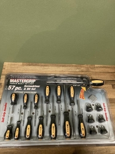 020♪未使用品♪エンジニア マスターグリップ スクリュー ドライバーセット 57pc 57点セット！