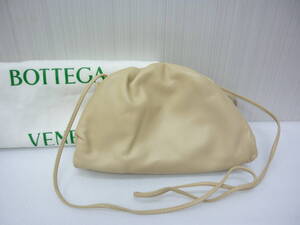 6/ 美品 BOTTEGA VENETA ボッテガ ヴェネタ ミニ ザ　ポーチ レザー ショルダー ベージュ a