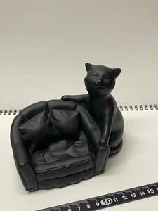 黒猫 クロネコ ソファ インテリア 置物 縁起物 陶器？ ペット 約700グラム 動物 フィギュア オブジェ 時代物 骨董 美術 小物入れ トレー 