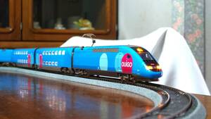 【HO DCC】TGV Ouigo 4両基本セット LokPilot5＆TOMA-RUNコンデンサー、FL12デコーダー＆室内灯搭載 MEHANO T-114